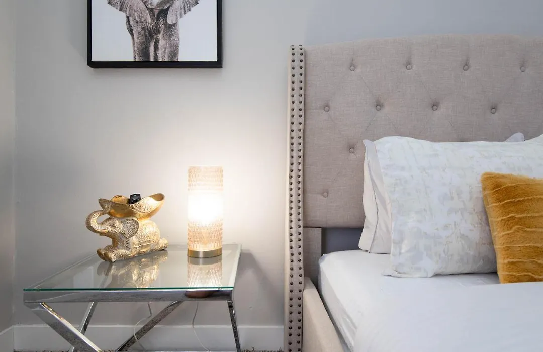 Luxury One Bedroom Apartments Free Parking&Pool-1