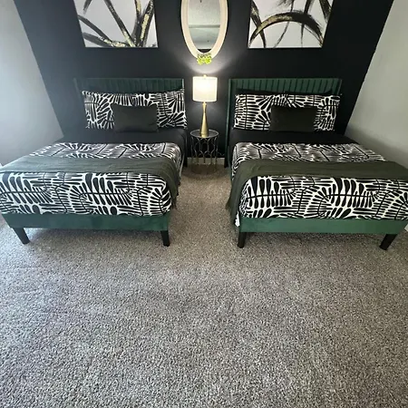 Luxury One Bedroom Apartments Free Parking&Pool-2